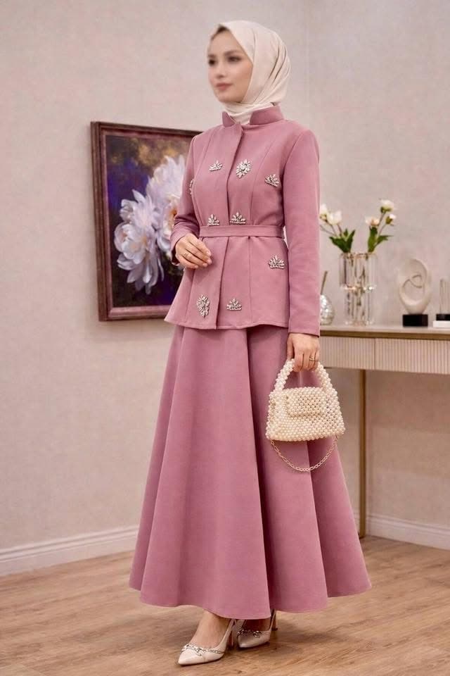 بدلة نسائية